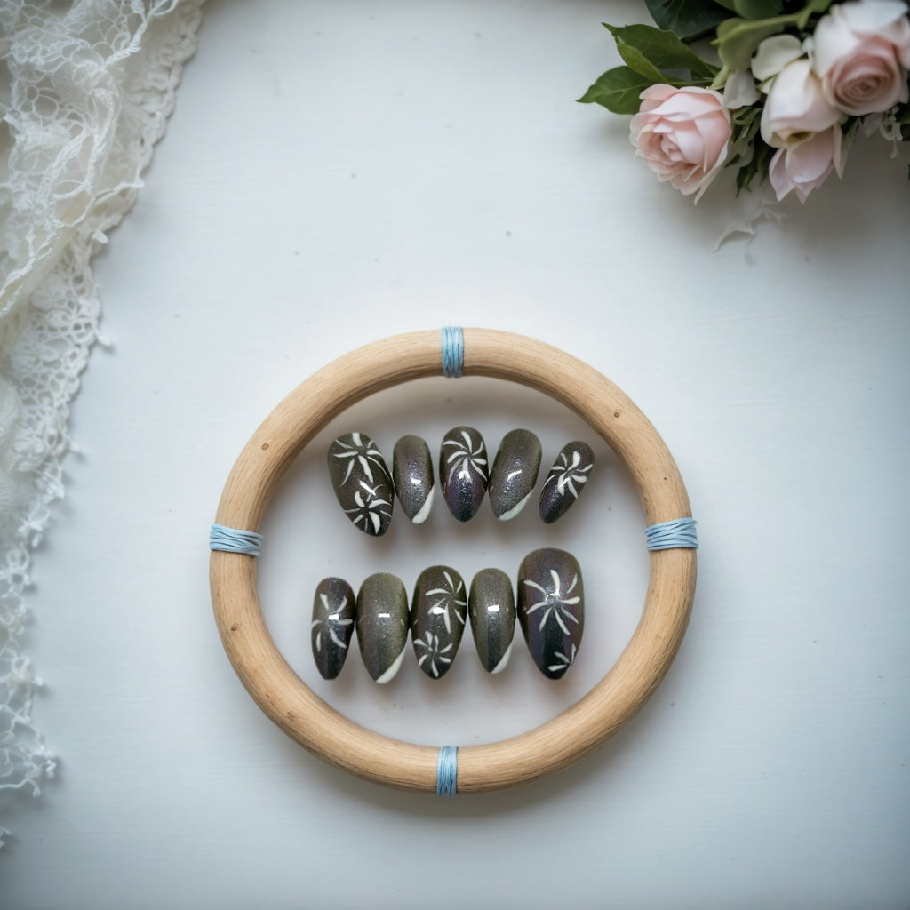 Sparkling in the dark sky with cateye