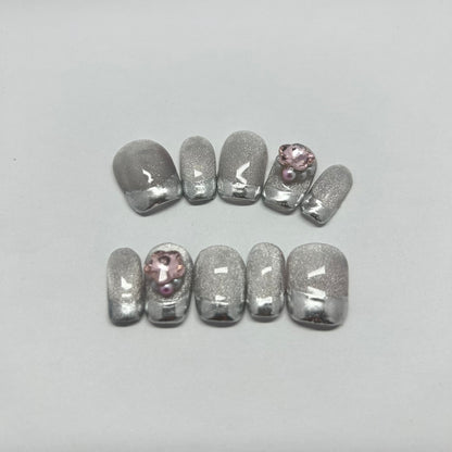 Sparkling in the dark sky with cateye (Copy)